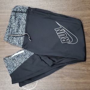 Nike dri-fit Capri workout pants